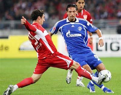 的防守显得 的防守显得